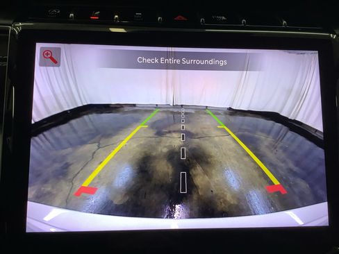 Used 2023 Jeep Grand Cherokee Limited AWD/4WD image 18