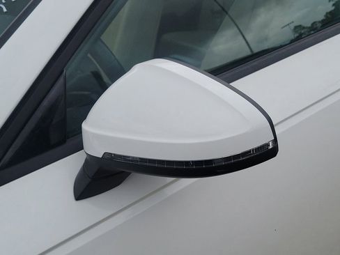 Used 2017 Audi A4 2.0T Premium image 9