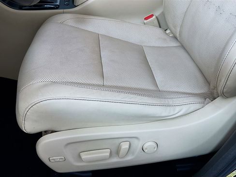 Used 2017 Toyota Highlander Limited image 20