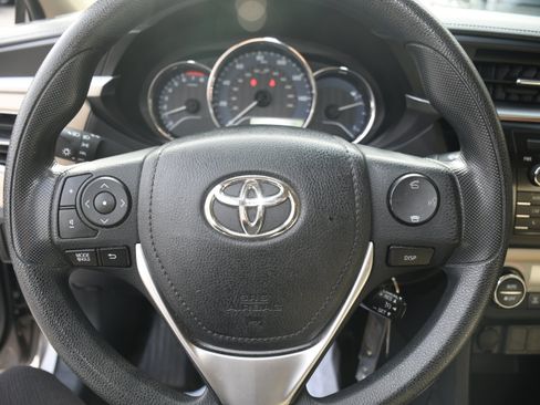 Used 2014 Toyota Corolla LE image 12