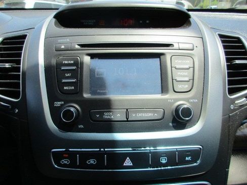 Used 2014 Kia Sorento LX AWD/4WD image 23
