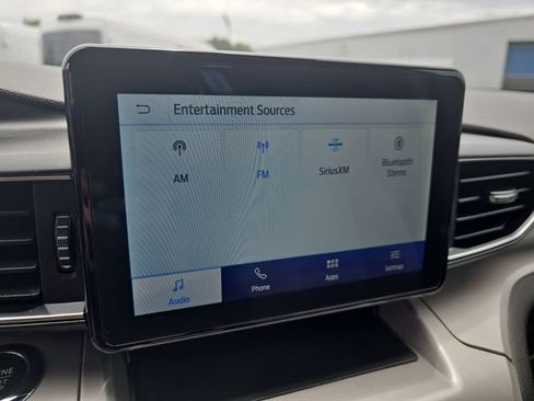 Certified 2024 Ford Explorer XLT w/ Equipment Group 202A RWD image 27