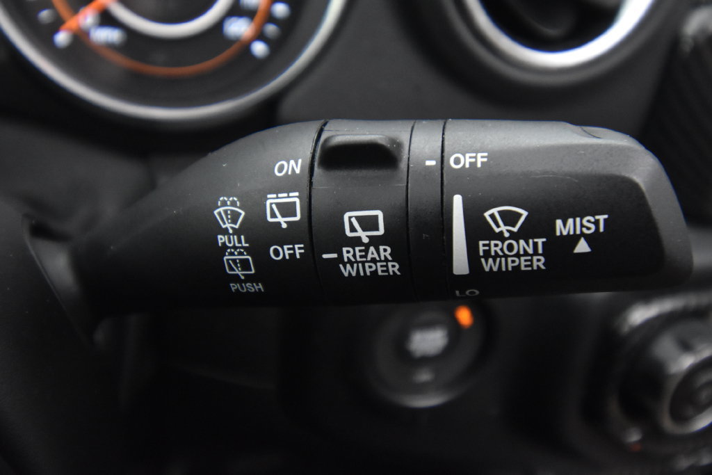 Used 2022 Jeep Wrangler Unlimited Sahara w/ LED Lighting Group AWD/4WD image 32