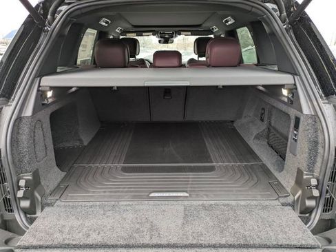 New 2026 Land Rover Range Rover SE image 16