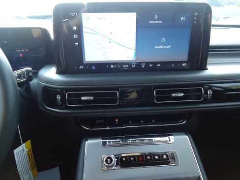 Used 2026 Lincoln Aviator AWD w/ Jet Appearance Package image 26