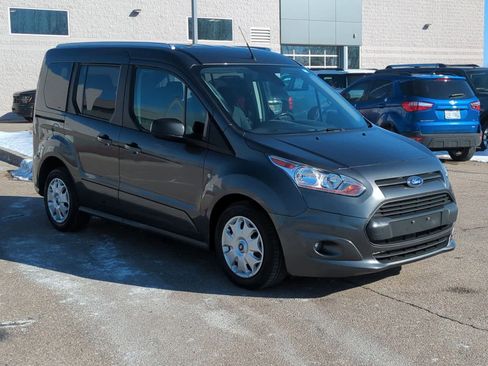 Used 2018 Ford Transit Connect XLT image 2