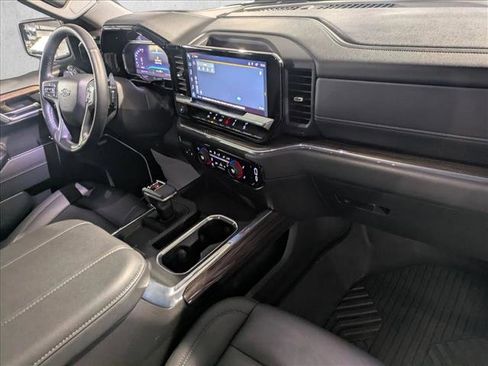 Used 2024 Chevrolet Silverado 1500 LT Trail Boss w/ Convenience Package II AWD/4WD image 27