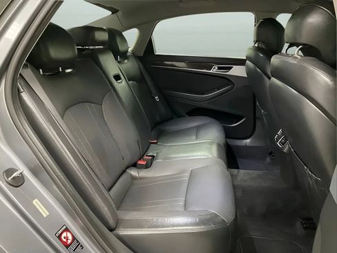 Used 2015 Hyundai Genesis 3.8 RWD image 13