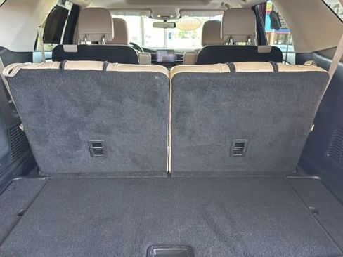 Used 2020 Ford Explorer Limited image 11