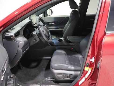 Used 2021 Toyota Venza XLE w/ Softex Package AWD/4WD image 10