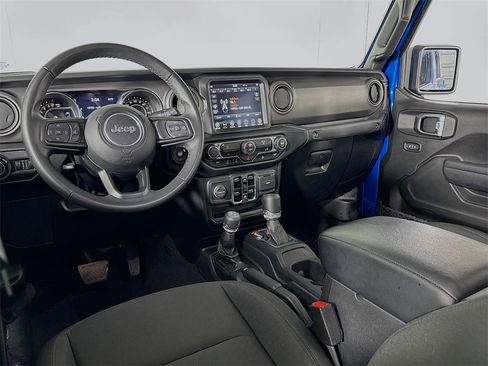 Used 2022 Jeep Gladiator Willys image 29
