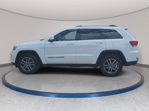 Used 2020 Jeep Grand Cherokee Laredo w/ Laredo X Package AWD/4WD image 9