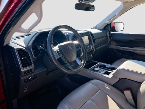 Used 2021 Ford Expedition XLT image 9