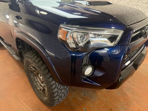 Used 2020 Toyota 4Runner Venture AWD/4WD image 10