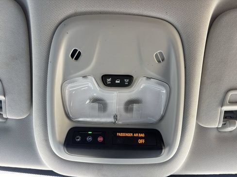 Used 2025 Chevrolet TrailBlazer LT AWD/4WD image 22