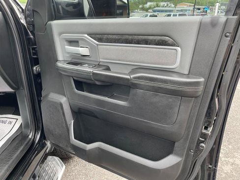Used 2021 RAM 3500 Big Horn image 27