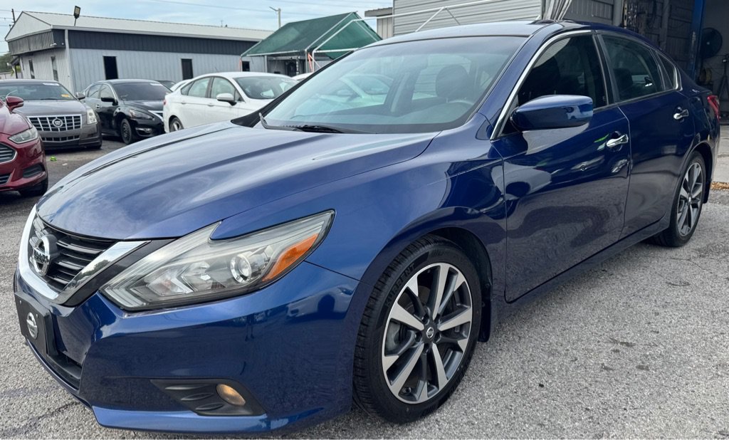 Used 2017 Nissan Altima 2.5 SR FWD image 1