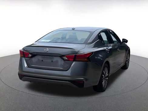 Used 2025 Nissan Altima 2.5 SV FWD image 17