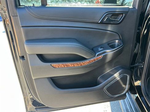 Used 2019 Chevrolet Suburban Premier image 22