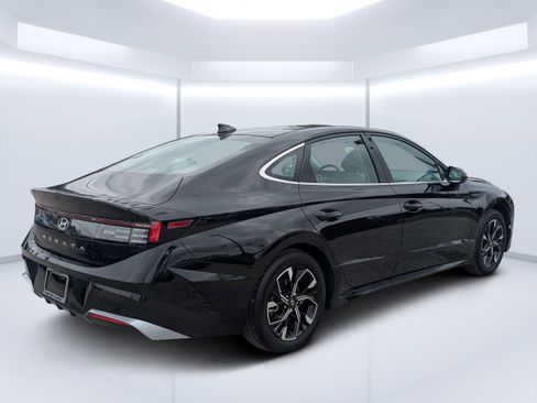 Certified 2024 Hyundai Sonata SEL FWD image 3