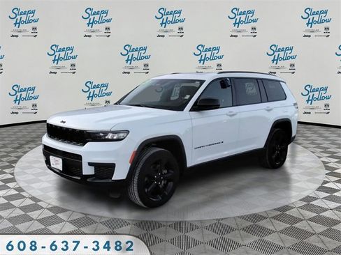 Used 2023 Jeep Grand Cherokee L Laredo image 1