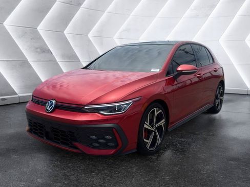 Used 2025 Volkswagen GTI SE FWD image 3