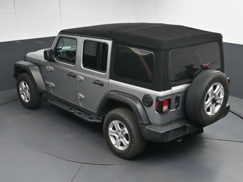 Used 2019 Jeep Wrangler Unlimited Sport S image 37