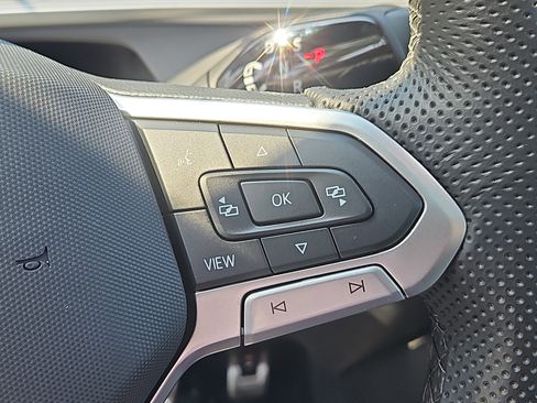 New 2026 Volkswagen Tiguan SE R-Line AWD/4WD image 16