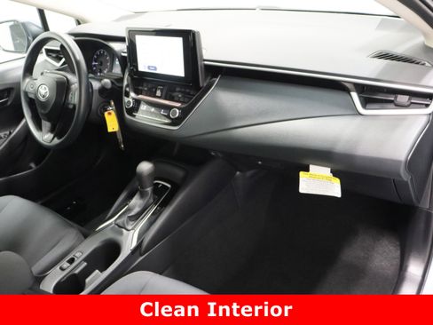Used 2025 Toyota Corolla LE image 32
