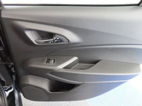 Used 2024 Chevrolet Trax RS FWD image 25