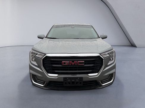 Used 2023 GMC Terrain SLE image 8