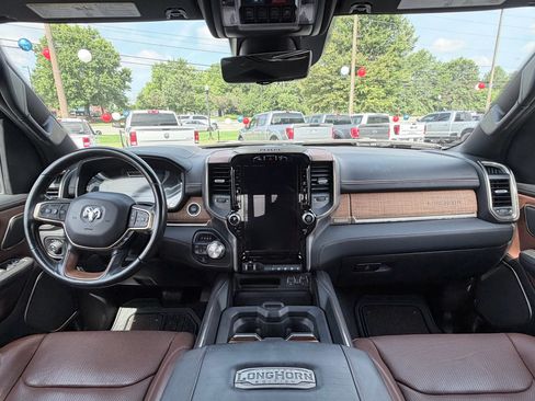 Used 2023 RAM 1500 Limited AWD/4WD image 11
