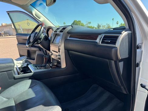 Used 2016 Lexus GX 460 w/ Premium Package image 52