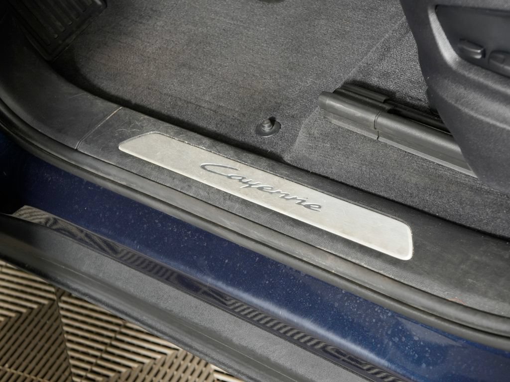 Certified 2024 Porsche Cayenne AWD/4WD image 21