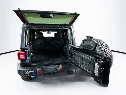 Used 2023 Jeep Wrangler Unlimited Rubicon 4xe w/ Cold Weather Group AWD/4WD image 27