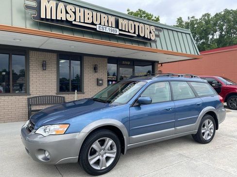 Used 2007 Subaru Outback 2.5i Limited L.L. Bean AWD/4WD image 2