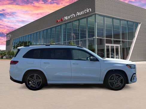 Used 2024 Mercedes-Benz GLS 450 4MATIC image 4