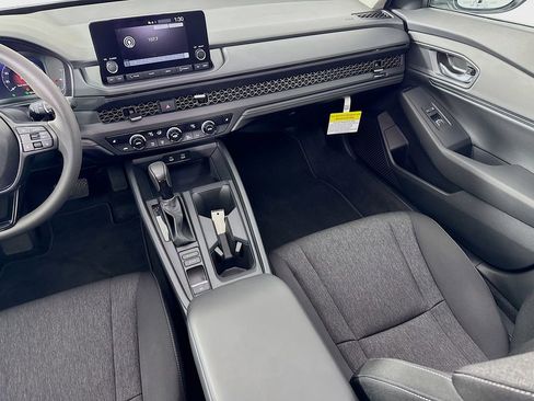 Used 2025 Honda Accord SE image 32