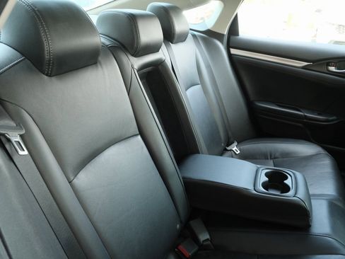 Used 2020 Honda Civic Touring image 29