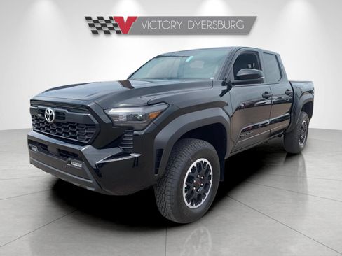 Used 2024 Toyota Tacoma TRD Off-Road w/ TRD Off Road Upgrade Package AWD/4WD image 4