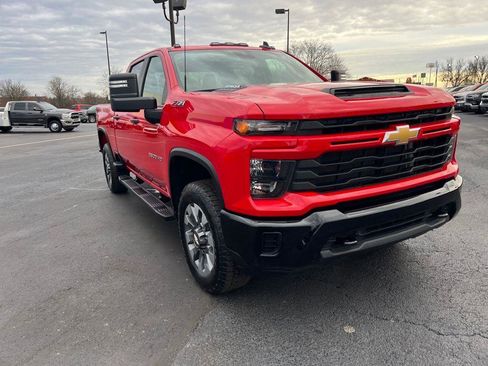 Used 2024 Chevrolet Silverado 2500 Custom w/ Custom Value Package image 7