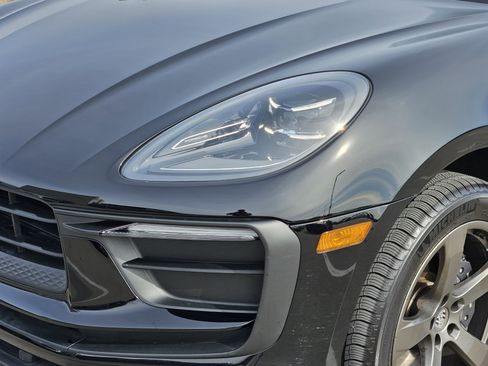 Certified 2025 Porsche Macan image 12