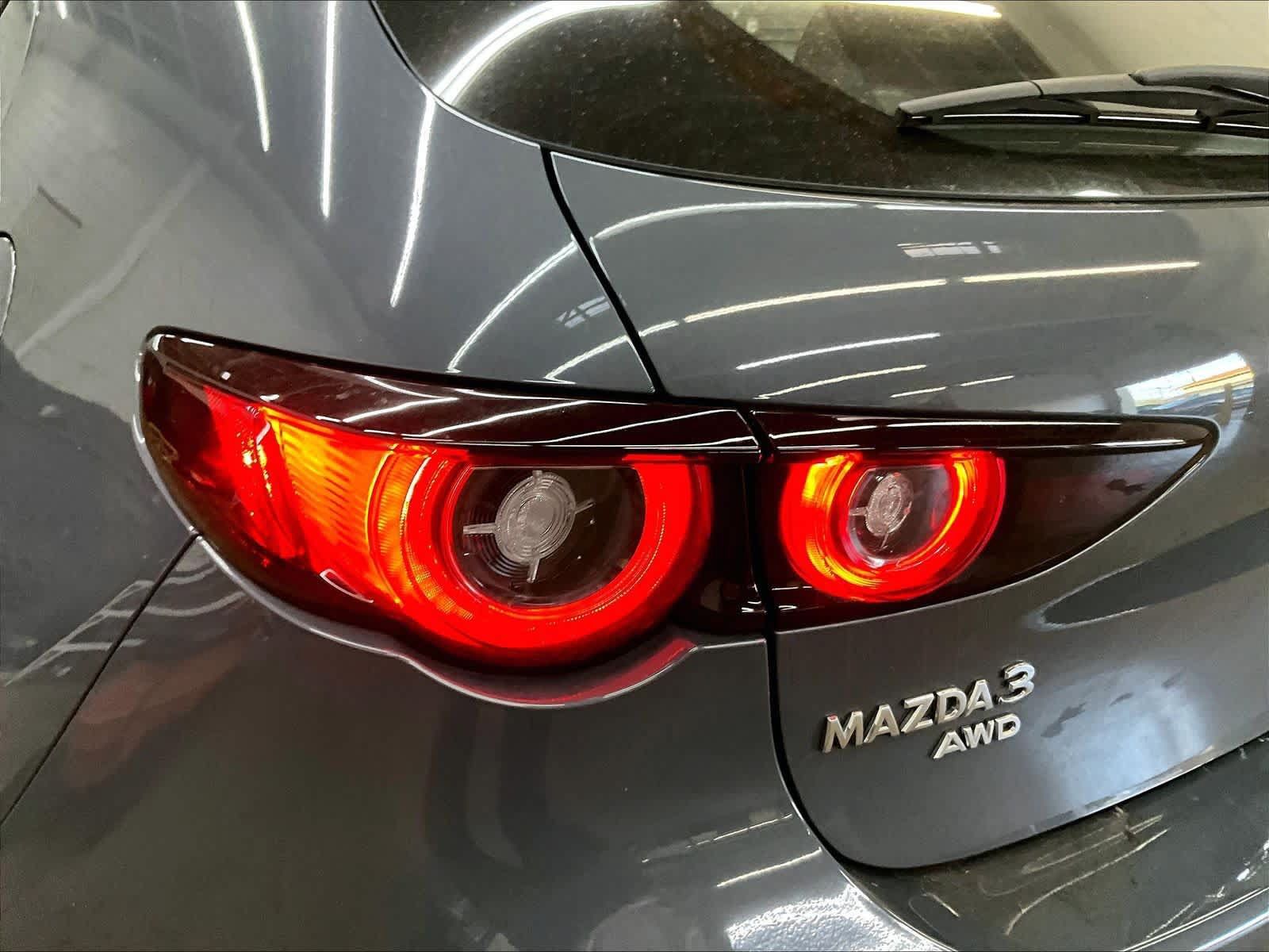 Used 2023 MAZDA MAZDA3 Hatchback w/Premium Plus Pkg AWD/4WD image 31