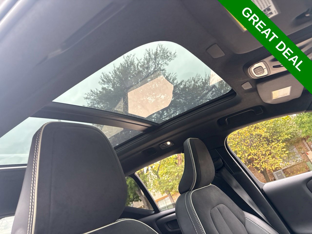 Used 2021 Volvo XC40 T5 R-Design w/ Advanced Package AWD/4WD image 13