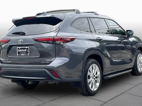 Used 2025 Toyota Highlander Limited FWD image 13