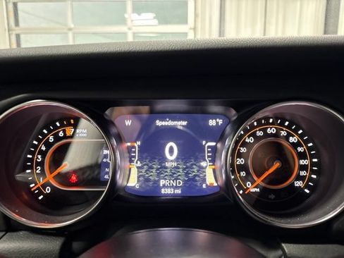 Used 2022 Jeep Wrangler Unlimited Sahara w/ LED Lighting Group AWD/4WD image 5