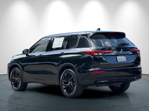 Used 2022 Mitsubishi Outlander SE AWD/4WD image 6