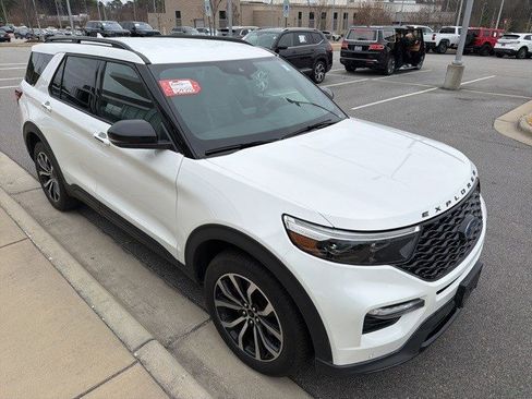 Used 2020 Ford Explorer ST w/ Premium Technology Package image 8
