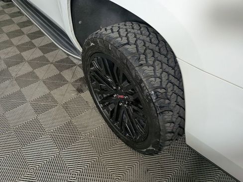 Used 2019 GMC Yukon XL SLT w/ Open Road Package image 14