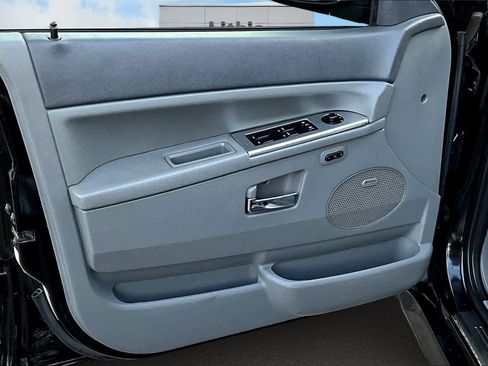 Used 2007 Jeep Grand Cherokee SRT8 w/ SRT Option Group I image 28